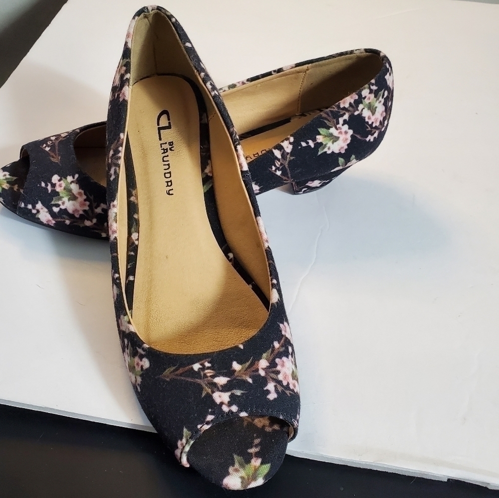 Vintage/Y2K Floral Wooden Heels Size 8